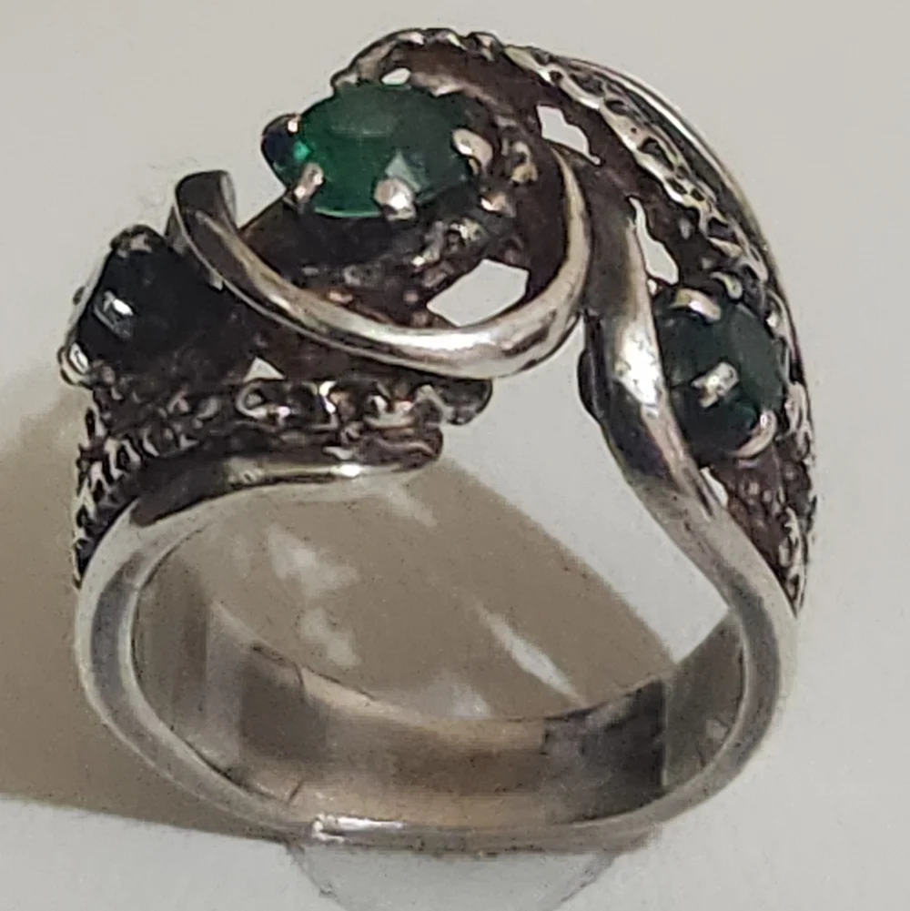 Vintage Sterling Silver Brutalist Ring Green Stones 1970 - Picture 7 of 13